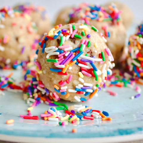 No-Bake Birthday Cake Protein Bites