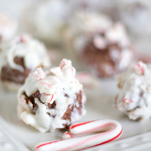 No-bake Candy Cane Brownie Bites